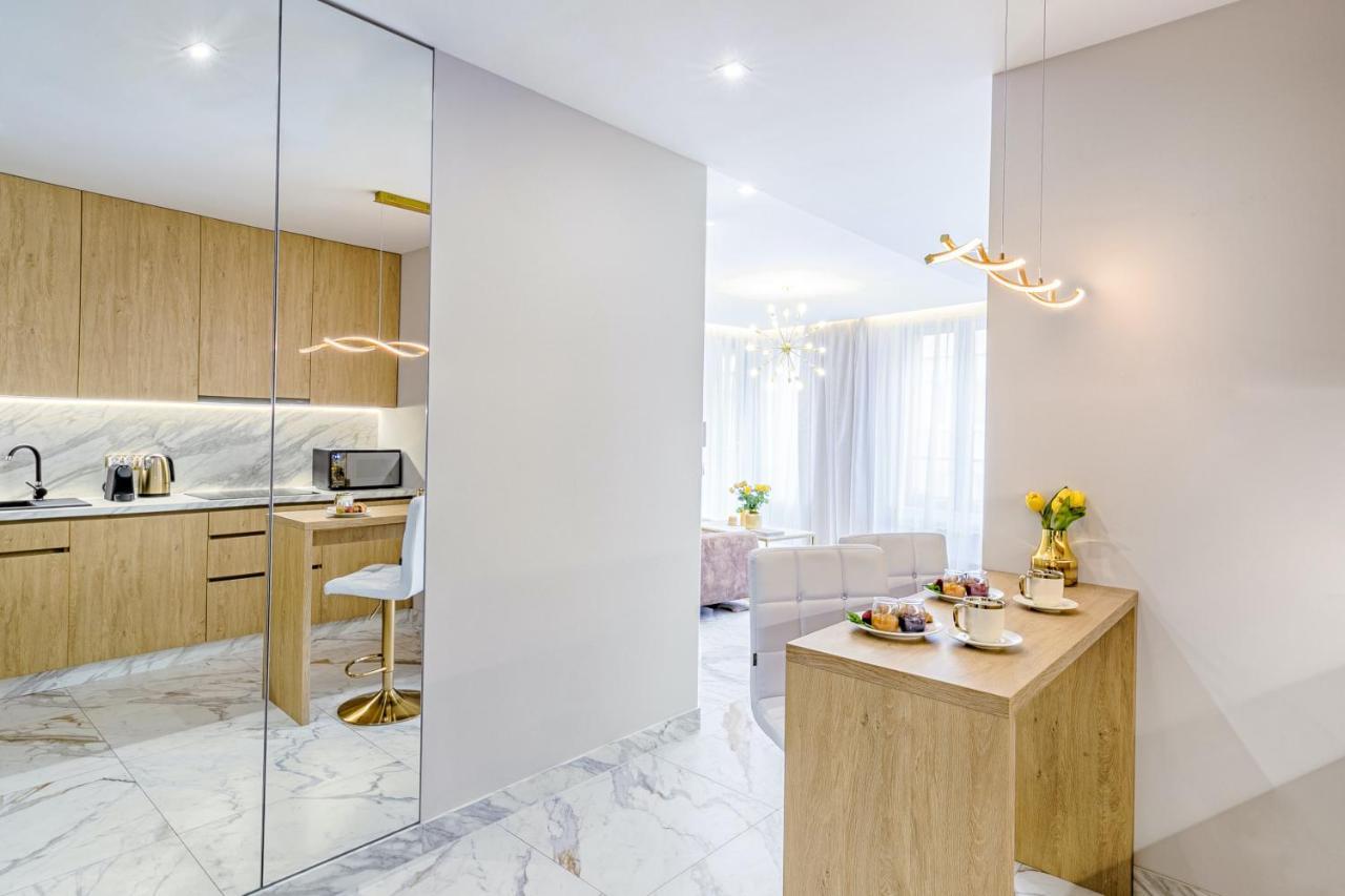 Golden Queen Apartments Old Town クラクフ エクステリア 写真